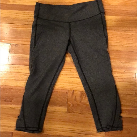 Athleta Pants - Price Drop!! Athleta crop leggings